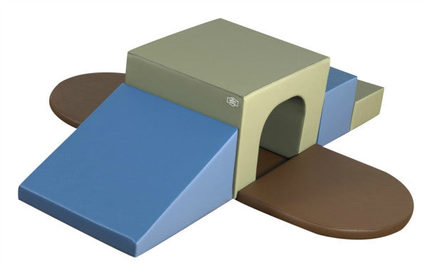 Cozy Woodland Climb - Up Tunnel