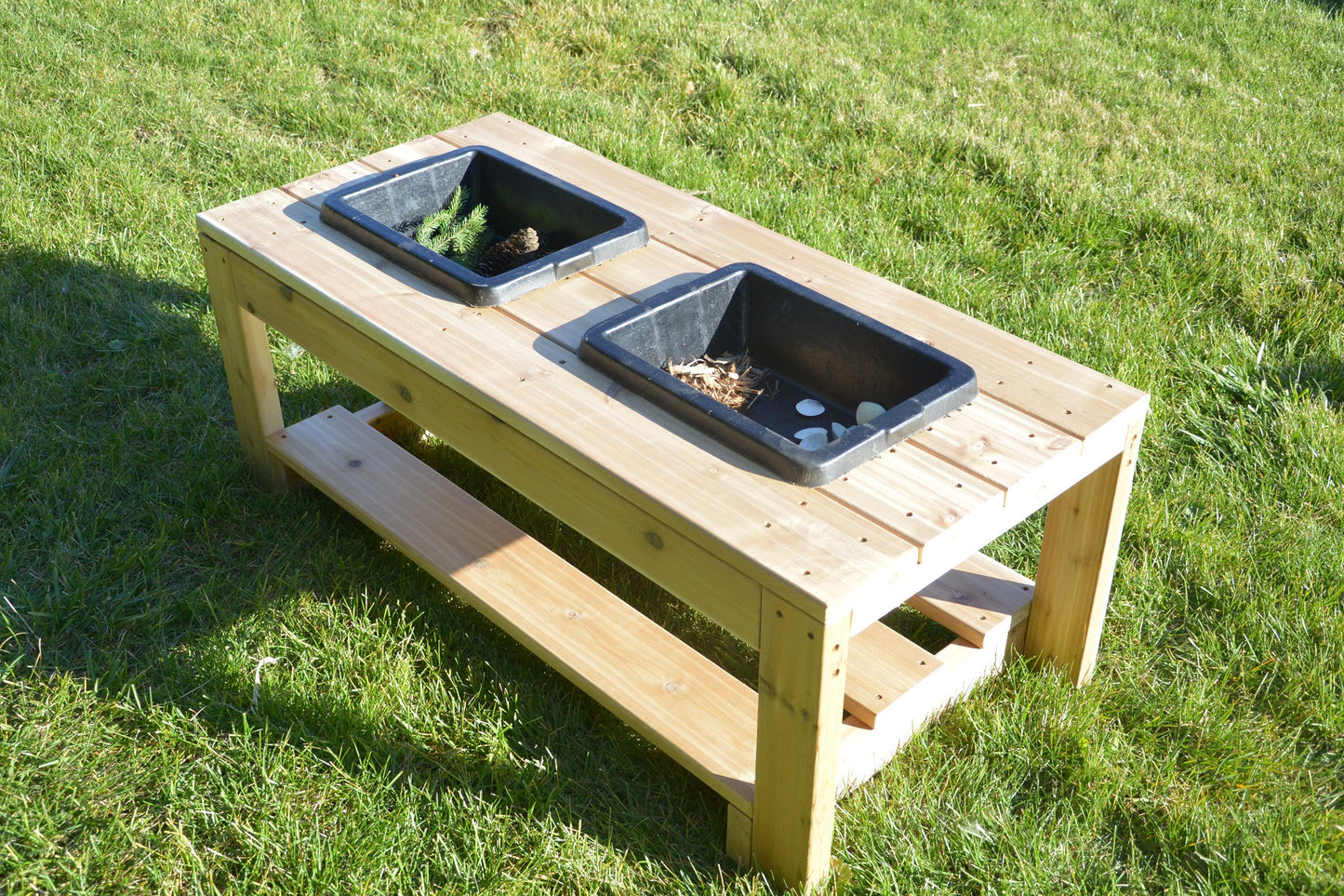 Outdoor Explorer Table With 2 Trays