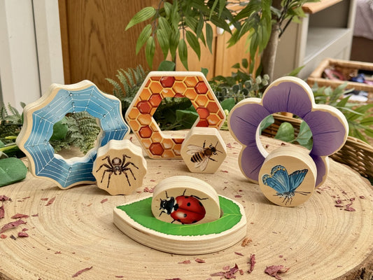 Who’s Hiding? Garden Bugs - 8 Pieces