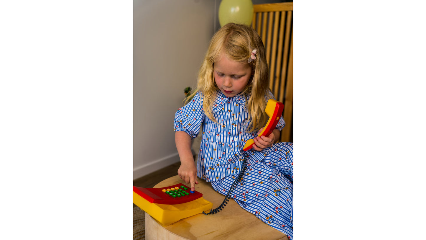 Pushbutton Phone - 1 Piece