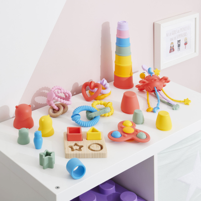 SiliSoft Activity Set - Rainbow - 25 Pieces