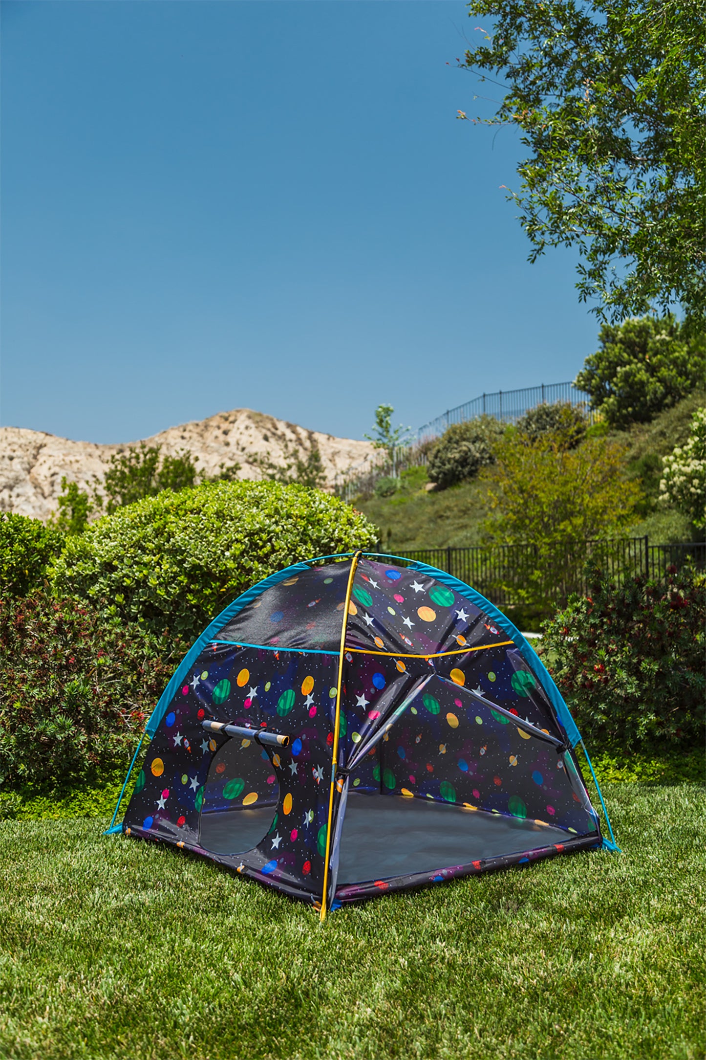Galaxy With Glow n’ The Dark Stars Play Tent